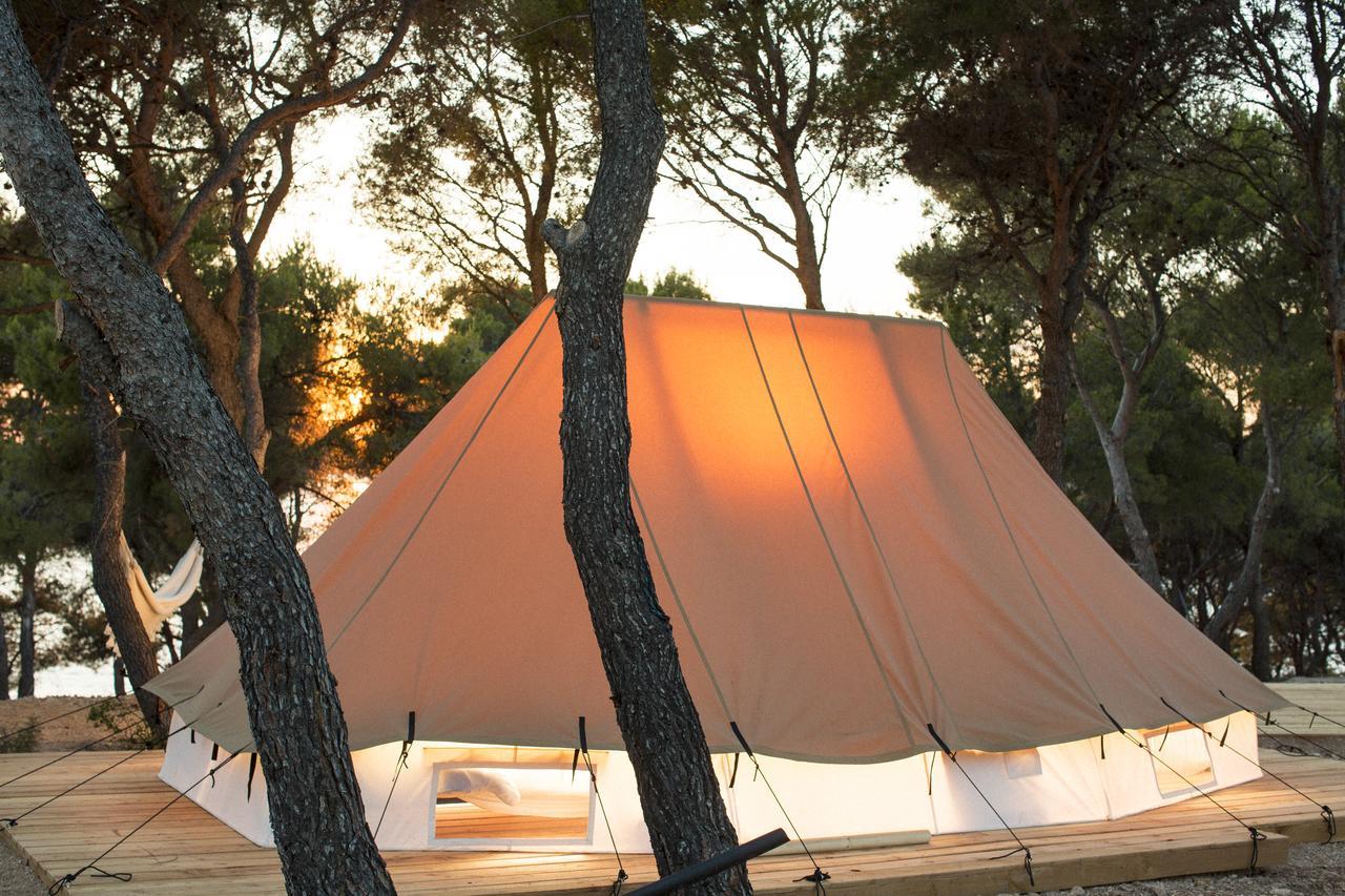 Classic Bell Tent (2-4 Person)